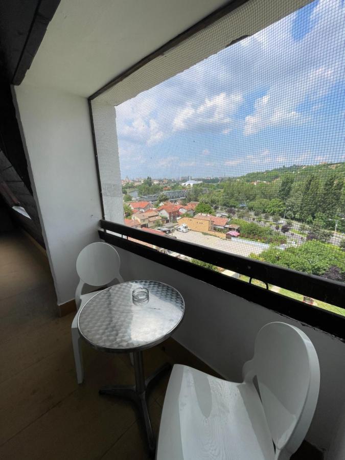 Lovely 3 Bedrooms Apartament Oradea Exterior photo
